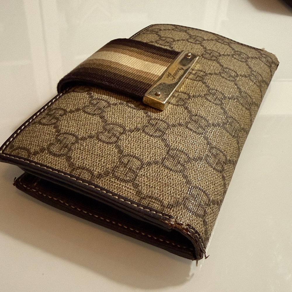 Gucci GG Monogram Long Wallet with Striped Flap Closure - Picture 7 of 8
